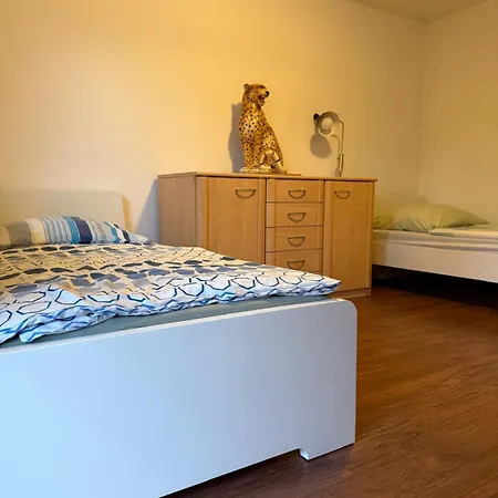 Monteur- Und Rheinhausen - Loensweg Apartamento *