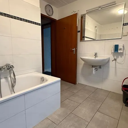 Monteur- Und Rheinhausen - Loensweg Apartamento
